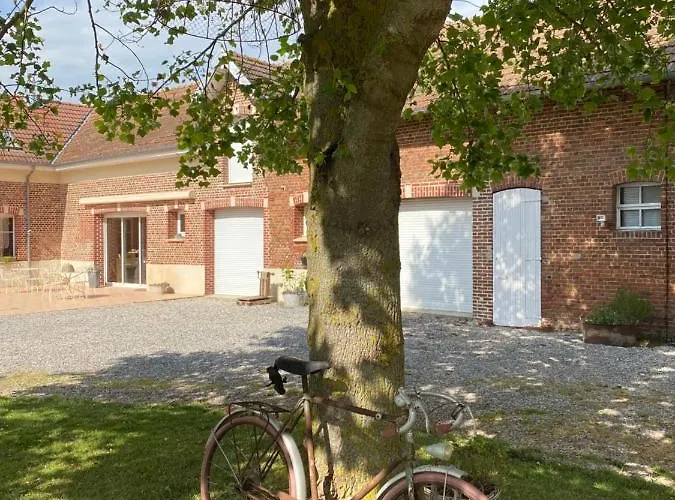 D Hotes La Du 12 Bed & Breakfast 3*