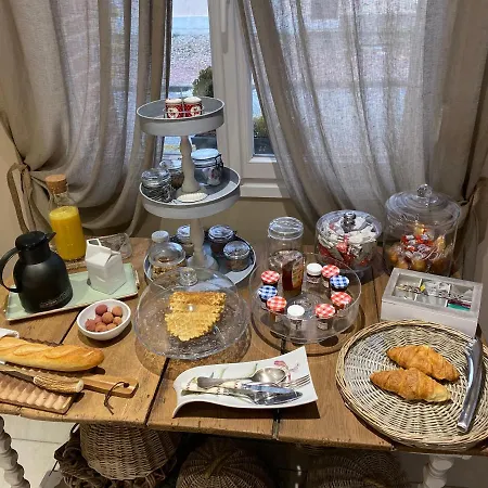 D Hotes La Du 12 Bed & Breakfast 3*