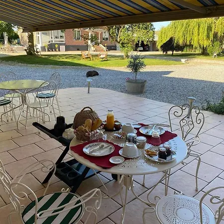 Bed & Breakfast D Hotes La Du 12 *